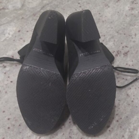 Very Volatile Los Angeles Black Suede Lace-Up Booties - SZ 6.5 - Picture 4 of 8